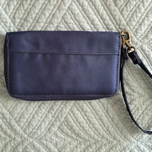 Travelon wristlet